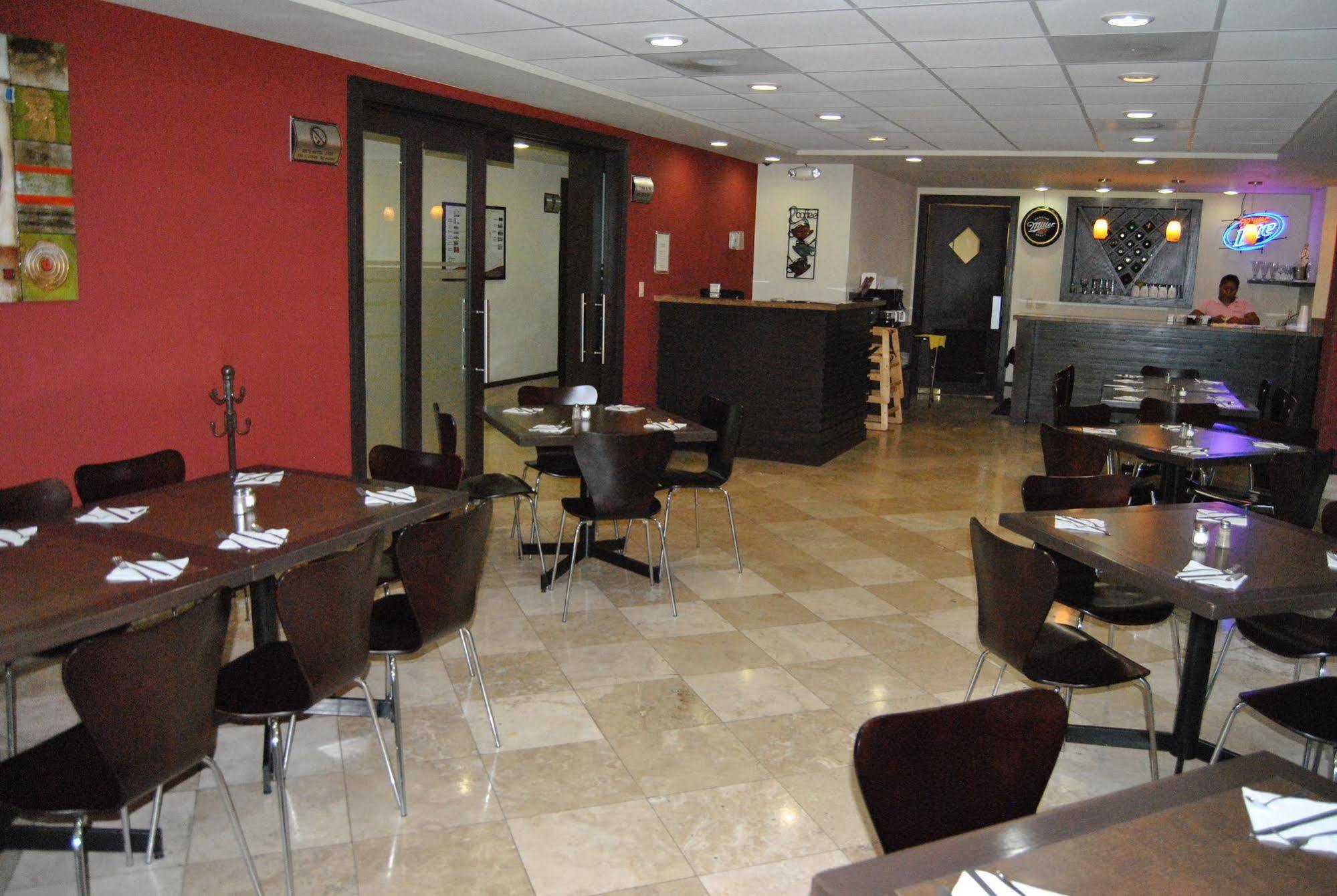 Hotel Alameda Express Matamoros  Esterno foto